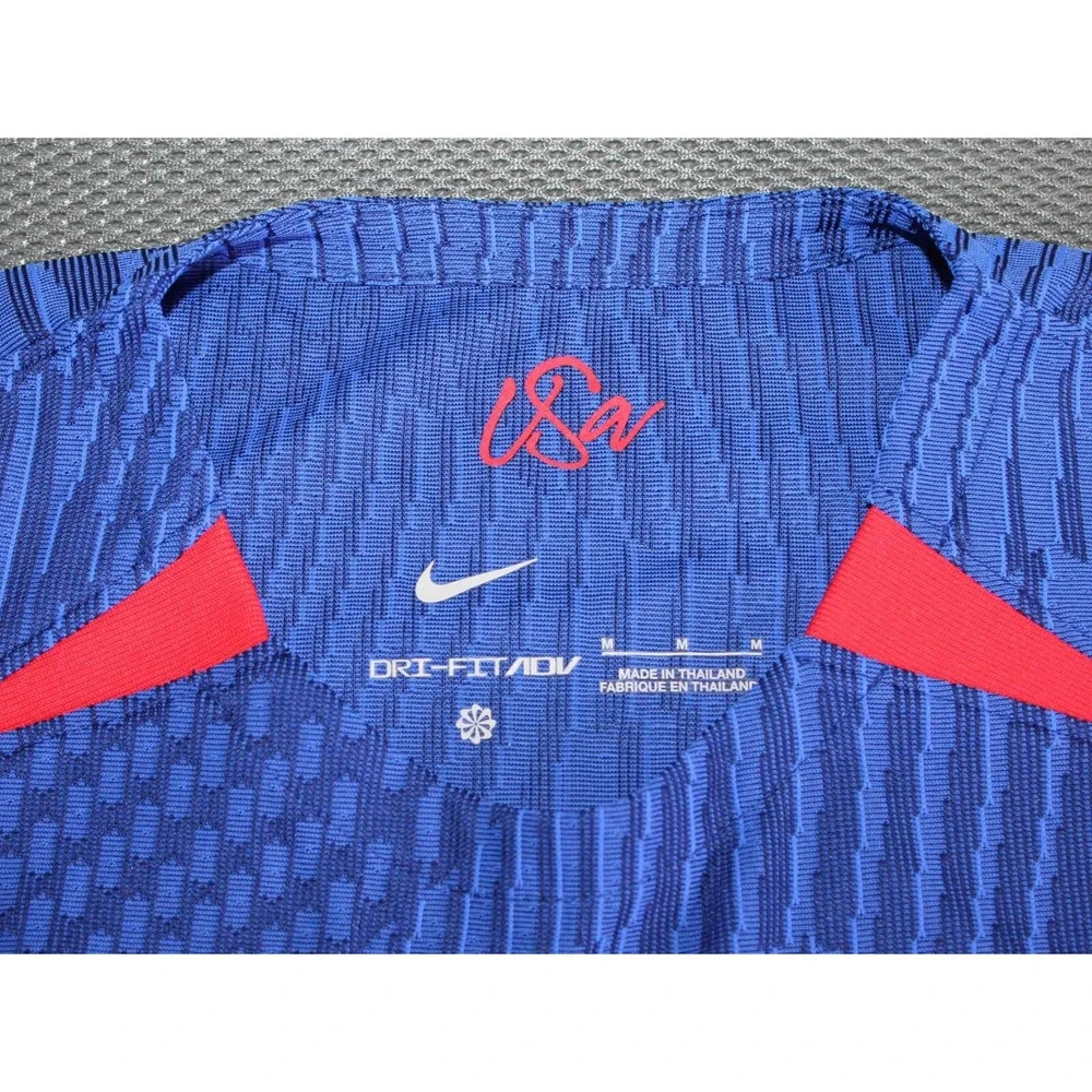Nike excellent listed